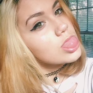 Meet your Posher, Annabella